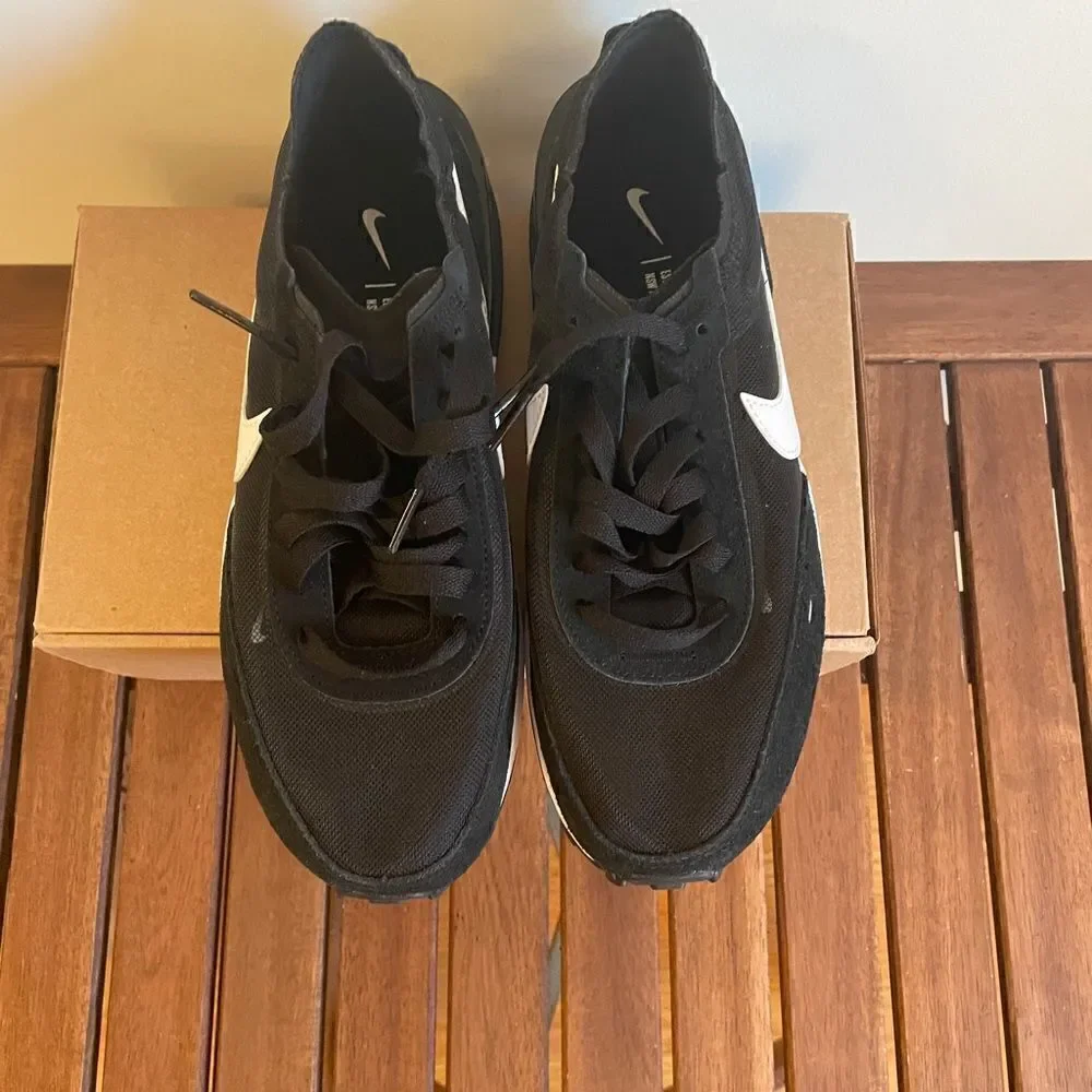 Nike Waffle One mesh sneakers Black Women size 6.5(DC2533-001)